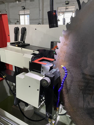 LDX-026A Diámetro de molienda 500-2000MM Servo alimentación completa máquina de molienda de hoja de sierra circular CNC