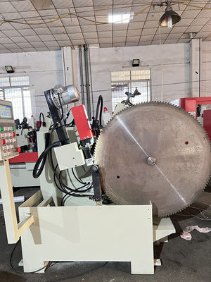 LDX-020B Gran máquina de molienda de punta y ángulo trasero con hoja de sierra circular CNC