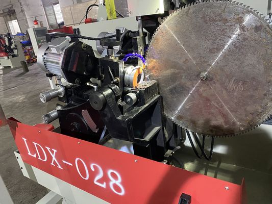 LDX-028A Máquina de rectificación lateral a granel de hoja de sierra circular CNC completa
