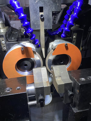 LDX-028A Gran hoja de sierra circular CNC doble cabeza de rectificación de ángulo lateral fabricantes de máquinas de rectificación